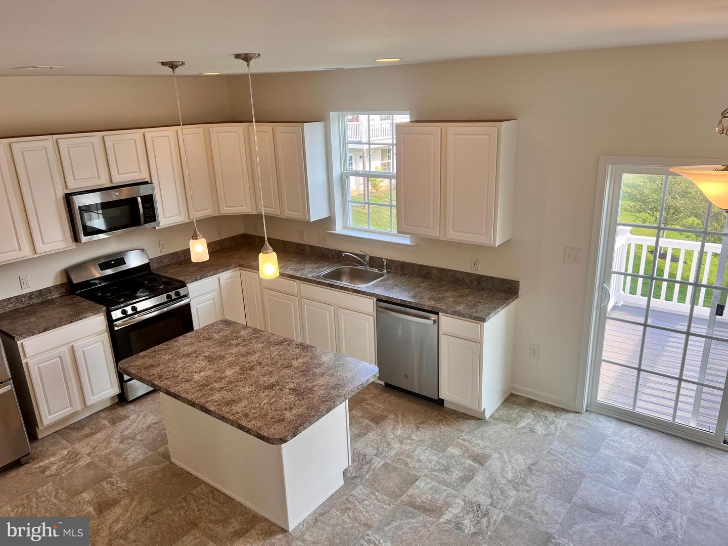654 Jacobsen Cir Property Photo 13