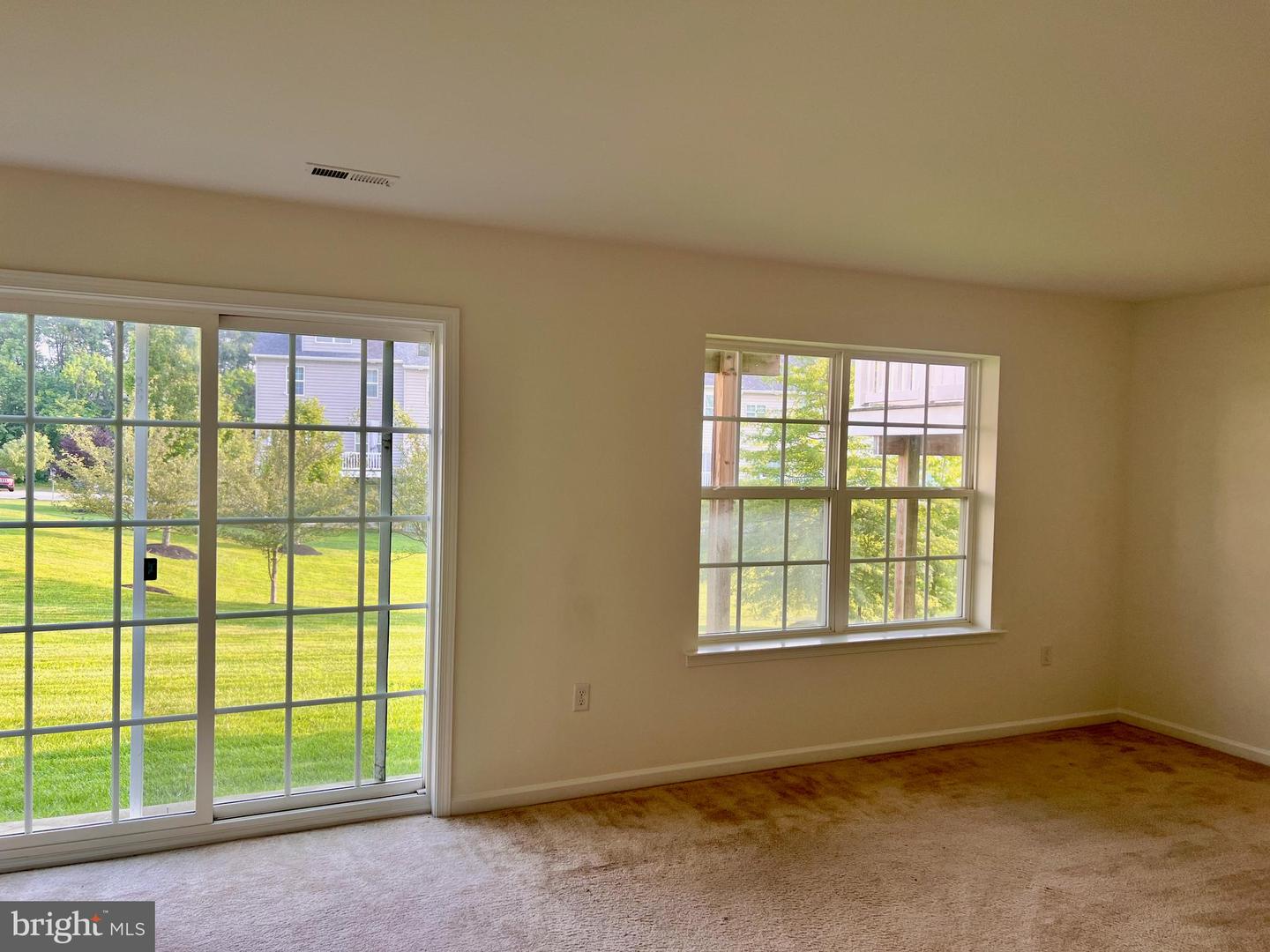 654 Jacobsen Cir Property Photo 14