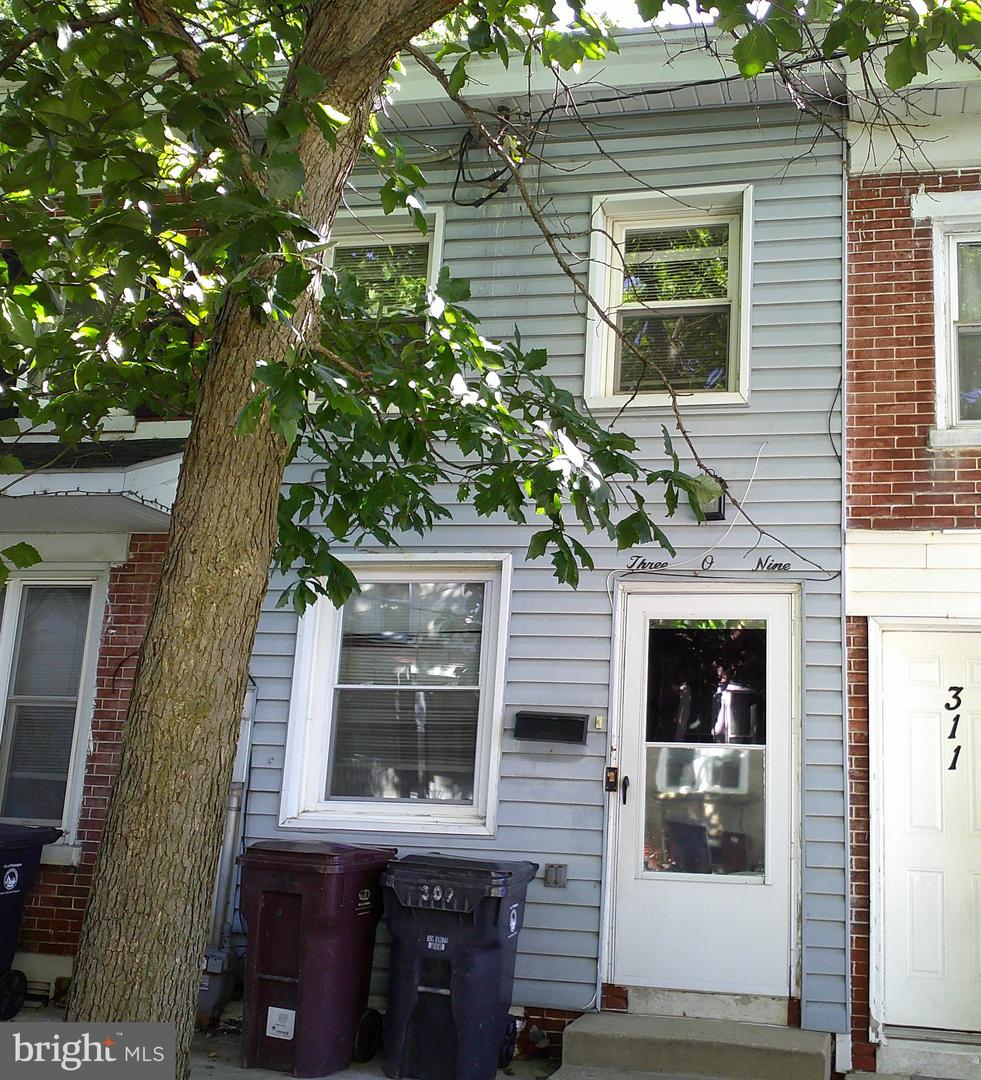 309 Cedar St Property Photo 1