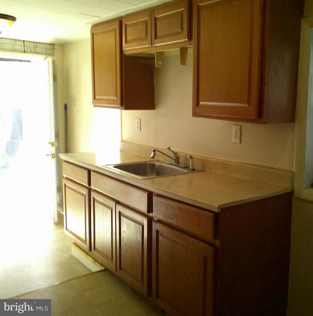 309 Cedar St Property Photo 6