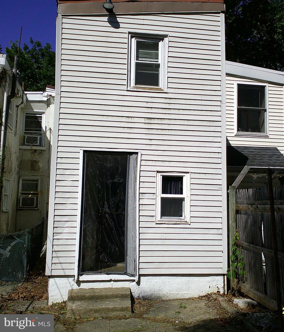 309 Cedar St Property Photo 13