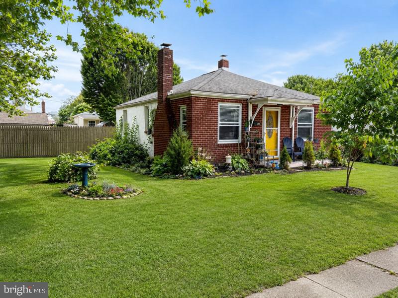 208 Lindberg Ave Property Photo 1