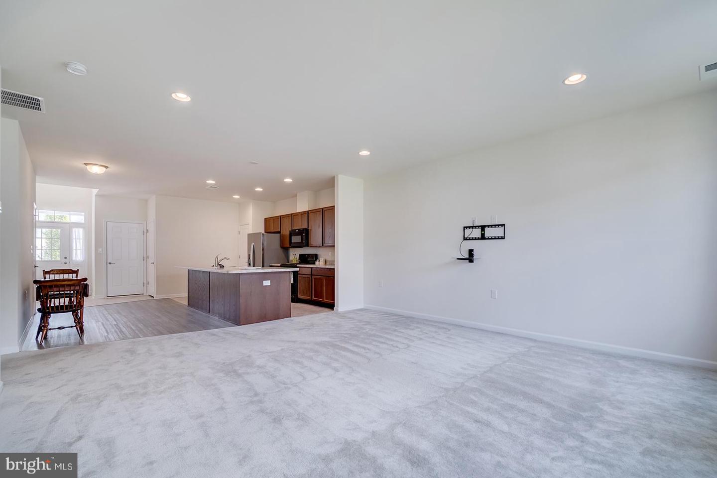 1428 Whispering Woods Rd Property Photo 15