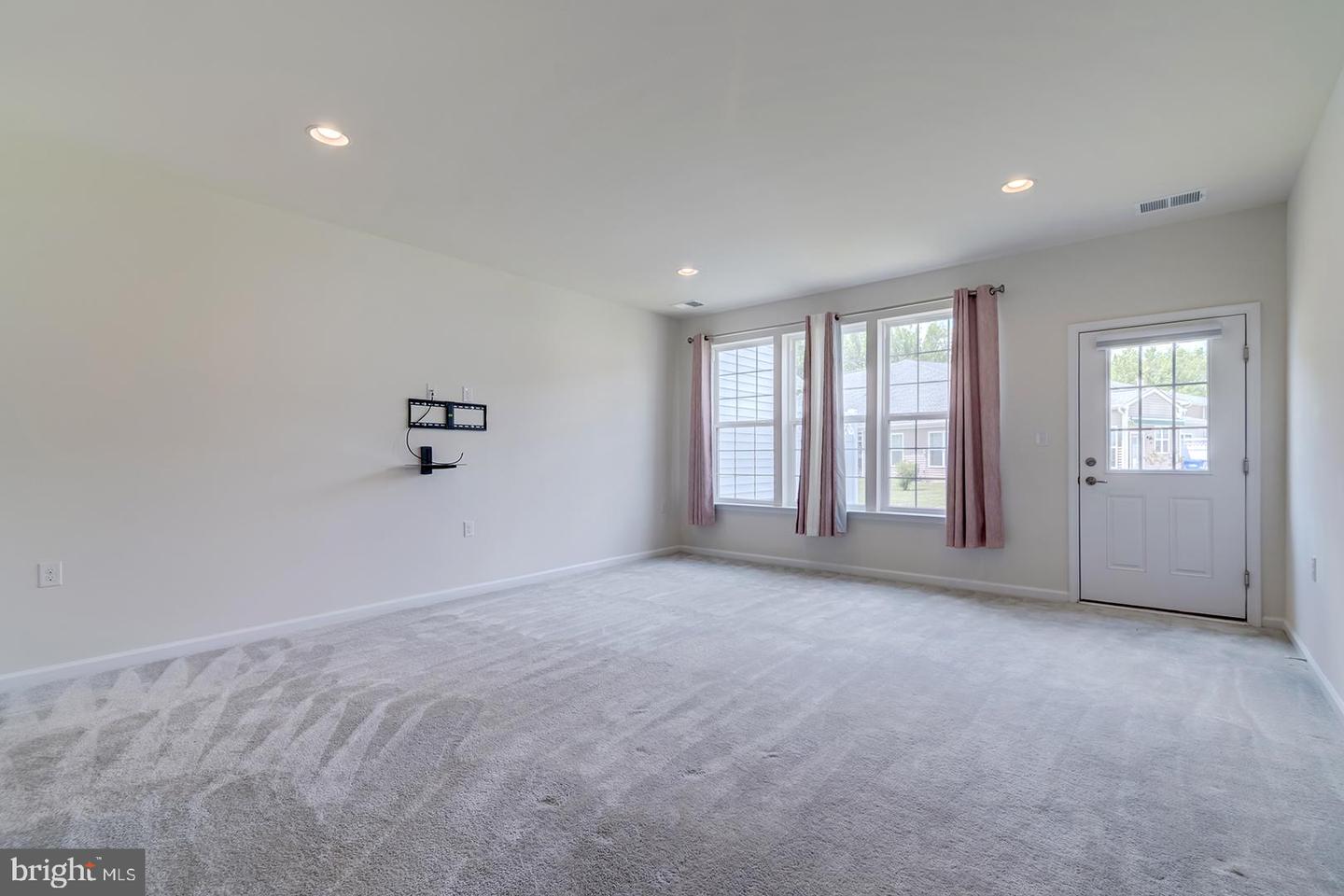 1428 Whispering Woods Rd Property Photo 16