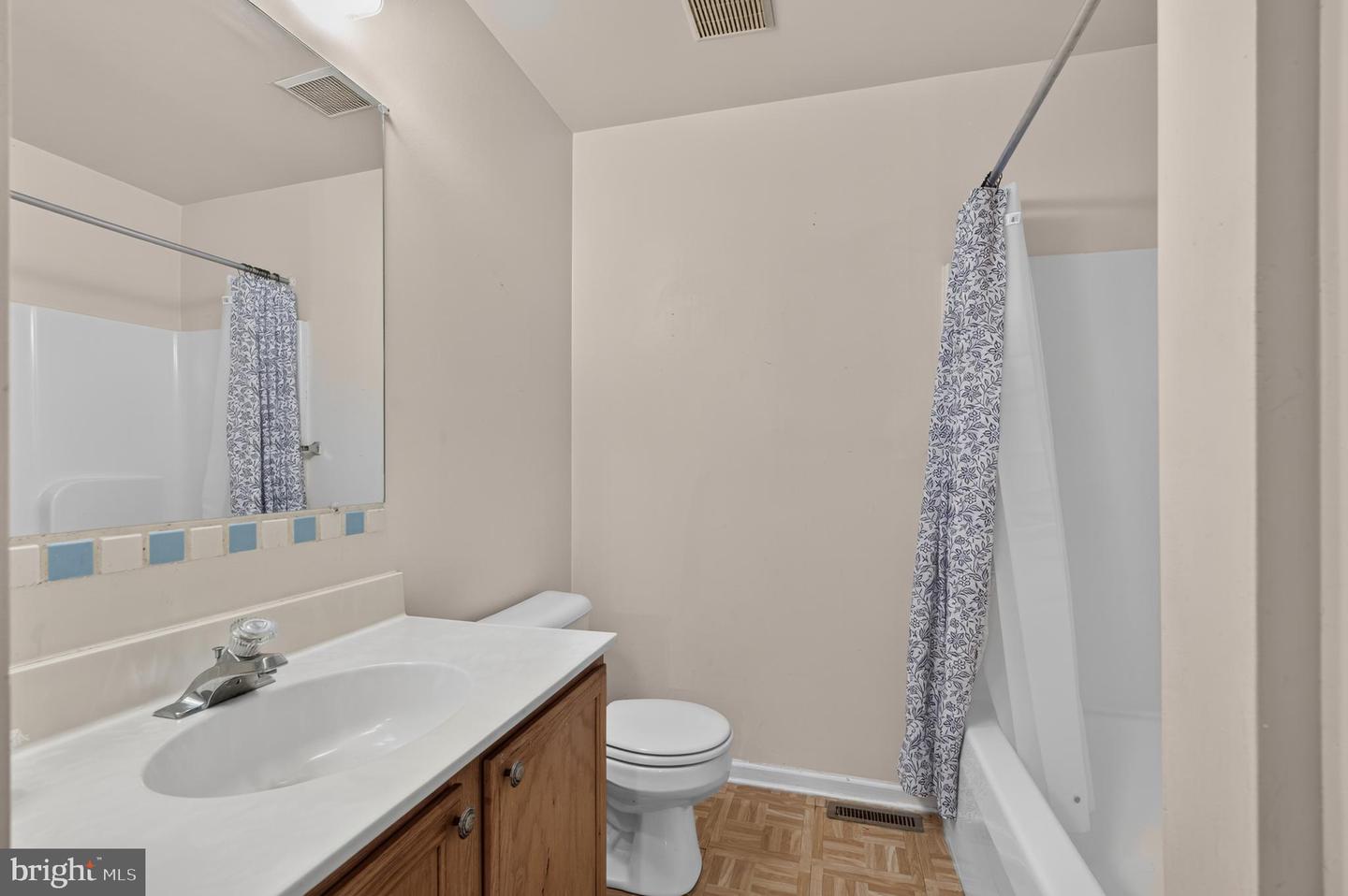 4 Versailles Ct Property Photo 3