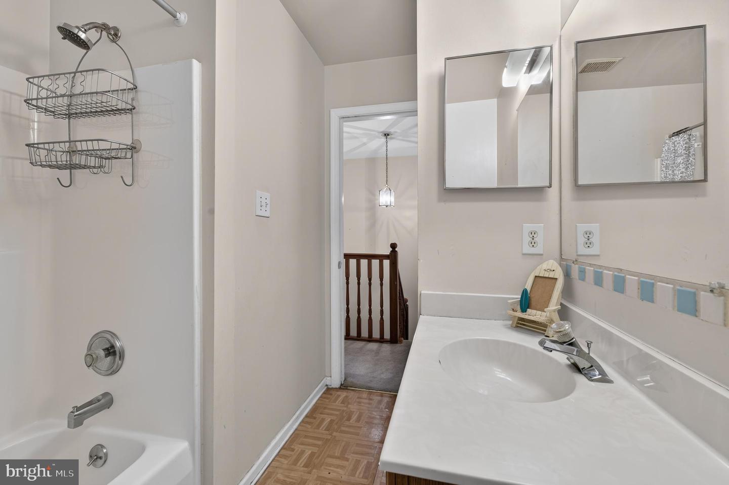 4 Versailles Ct Property Photo 4