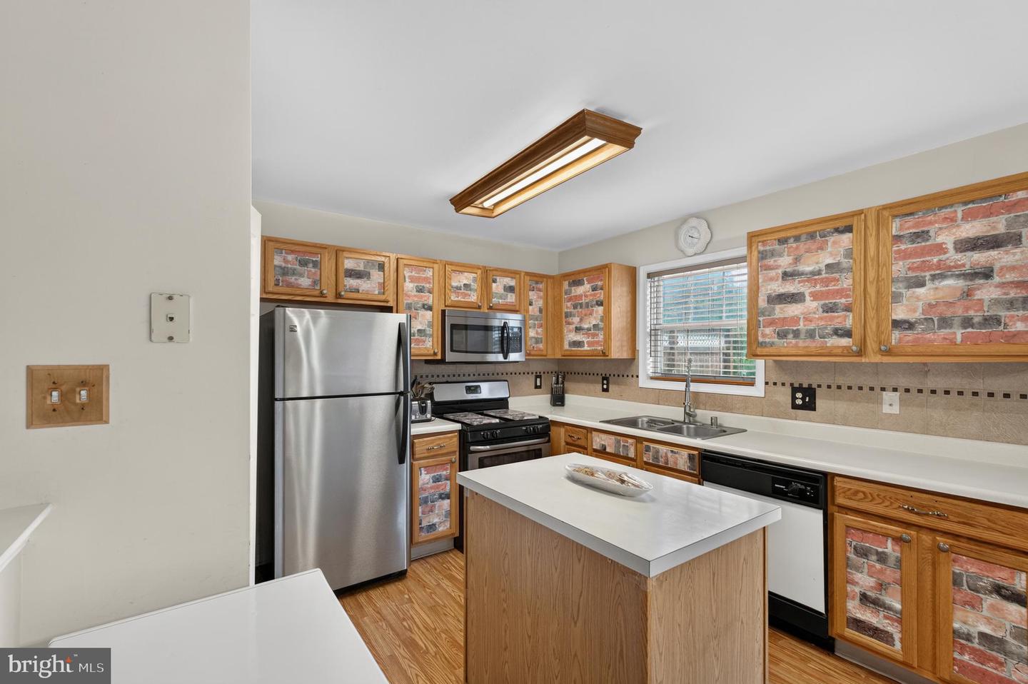 4 Versailles Ct Property Photo 18