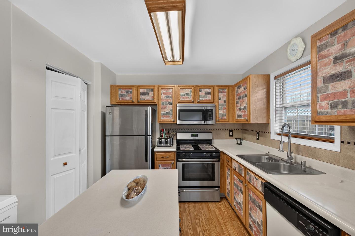 4 Versailles Ct Property Photo 20