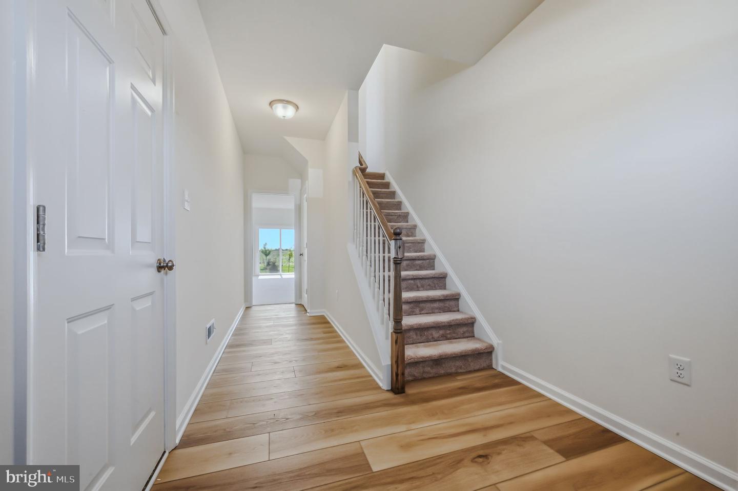 734 Rosler Way Property Photo 4