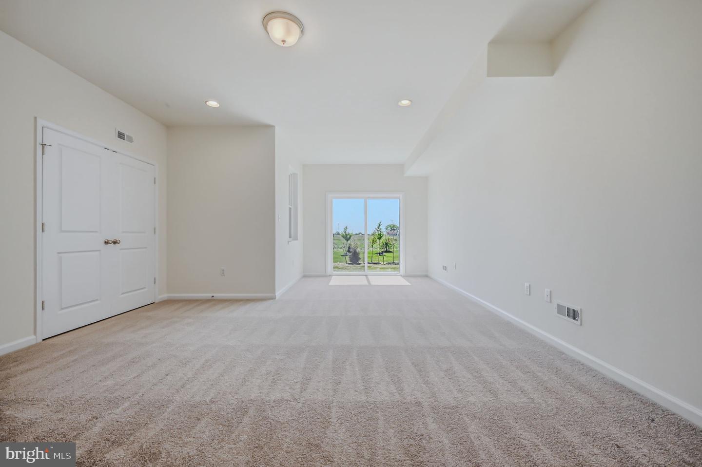 734 Rosler Way Property Photo 5