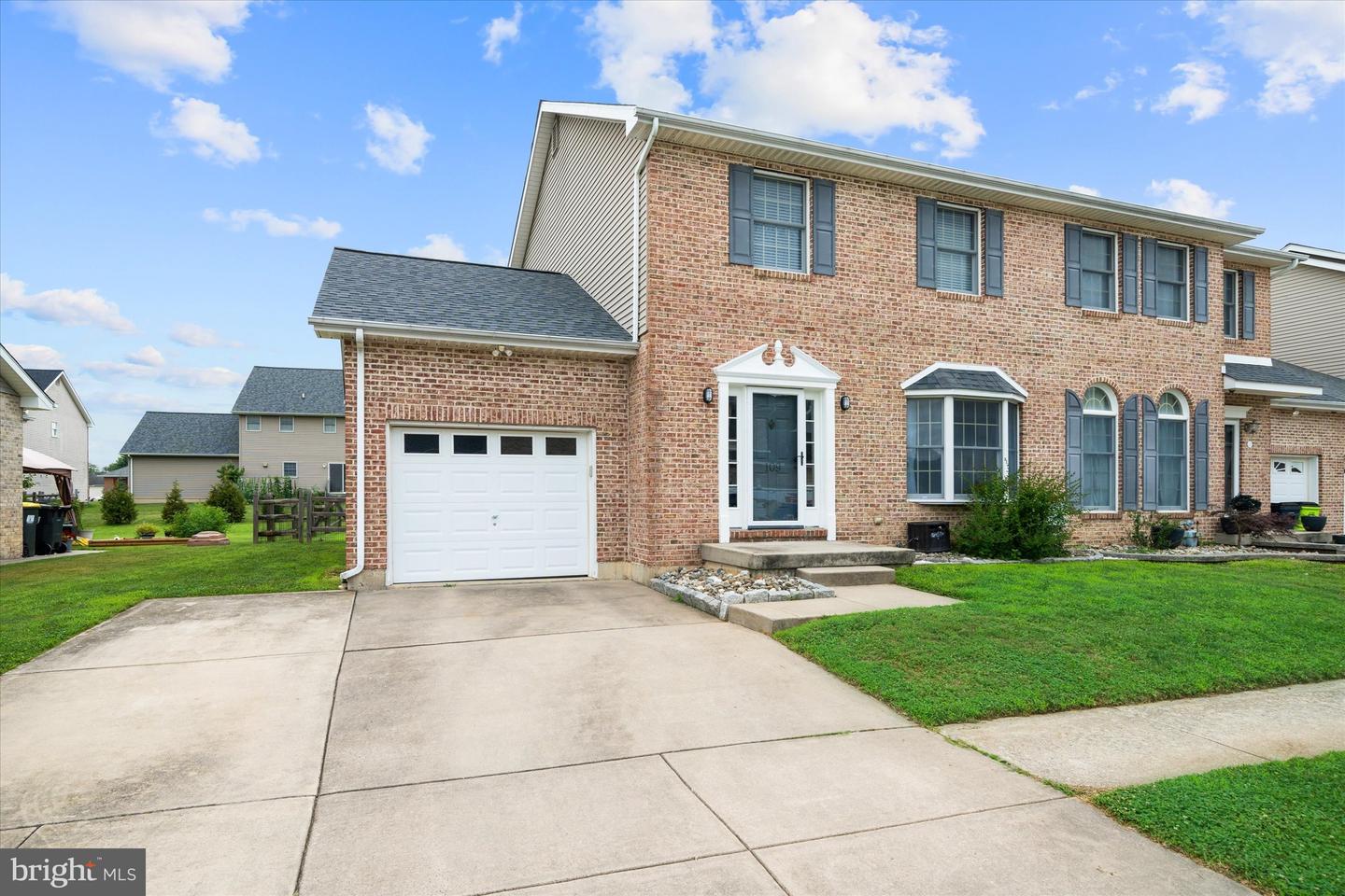 109 Marble House Dr Property Photo 3