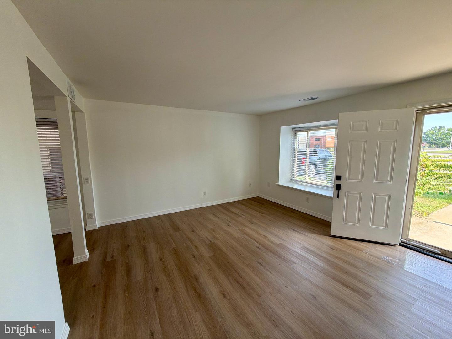 605 Cobble Creek Curv Property Photo 3