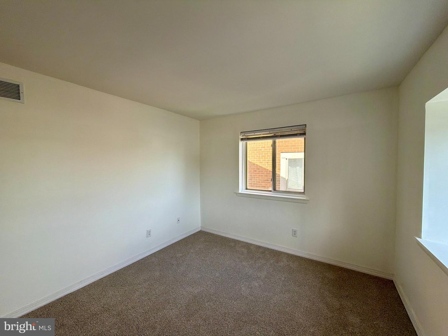605 Cobble Creek Curv Property Photo 18