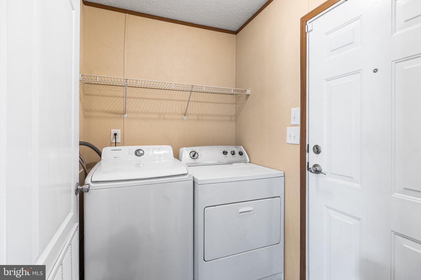1733 Barbara Cir Property Photo 27