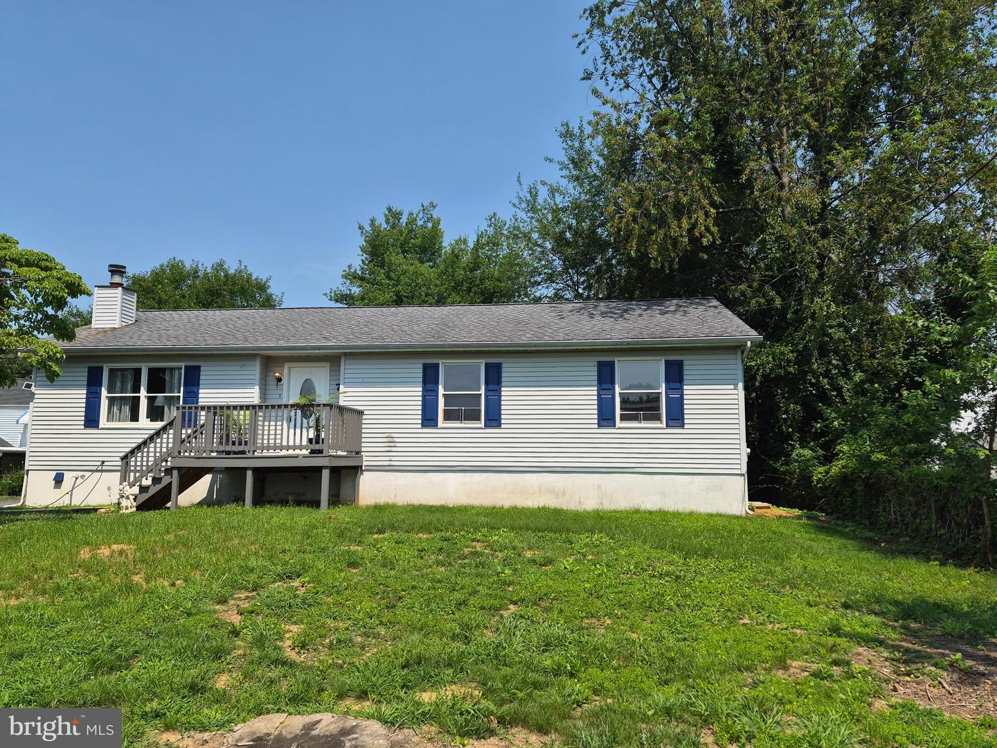 7 Roosevelt Ave Property Photo 3