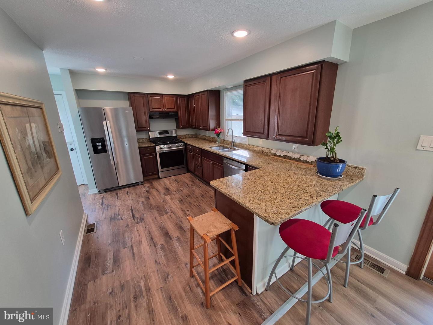 7 Roosevelt Ave Property Photo 24