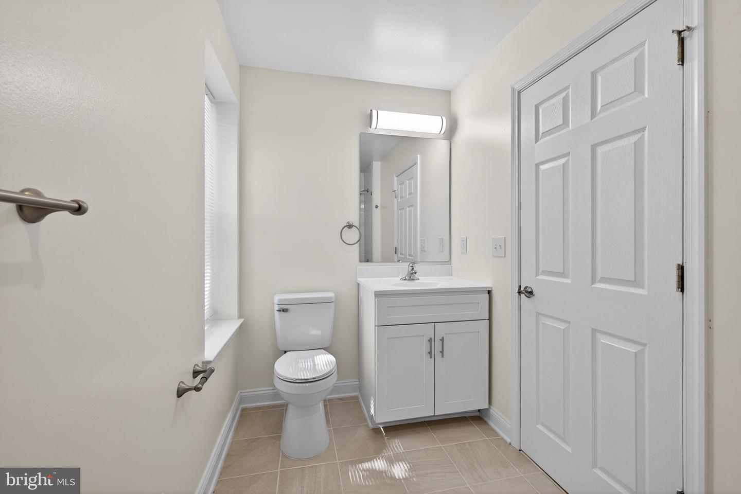 531 E 8th St Property Photo 17