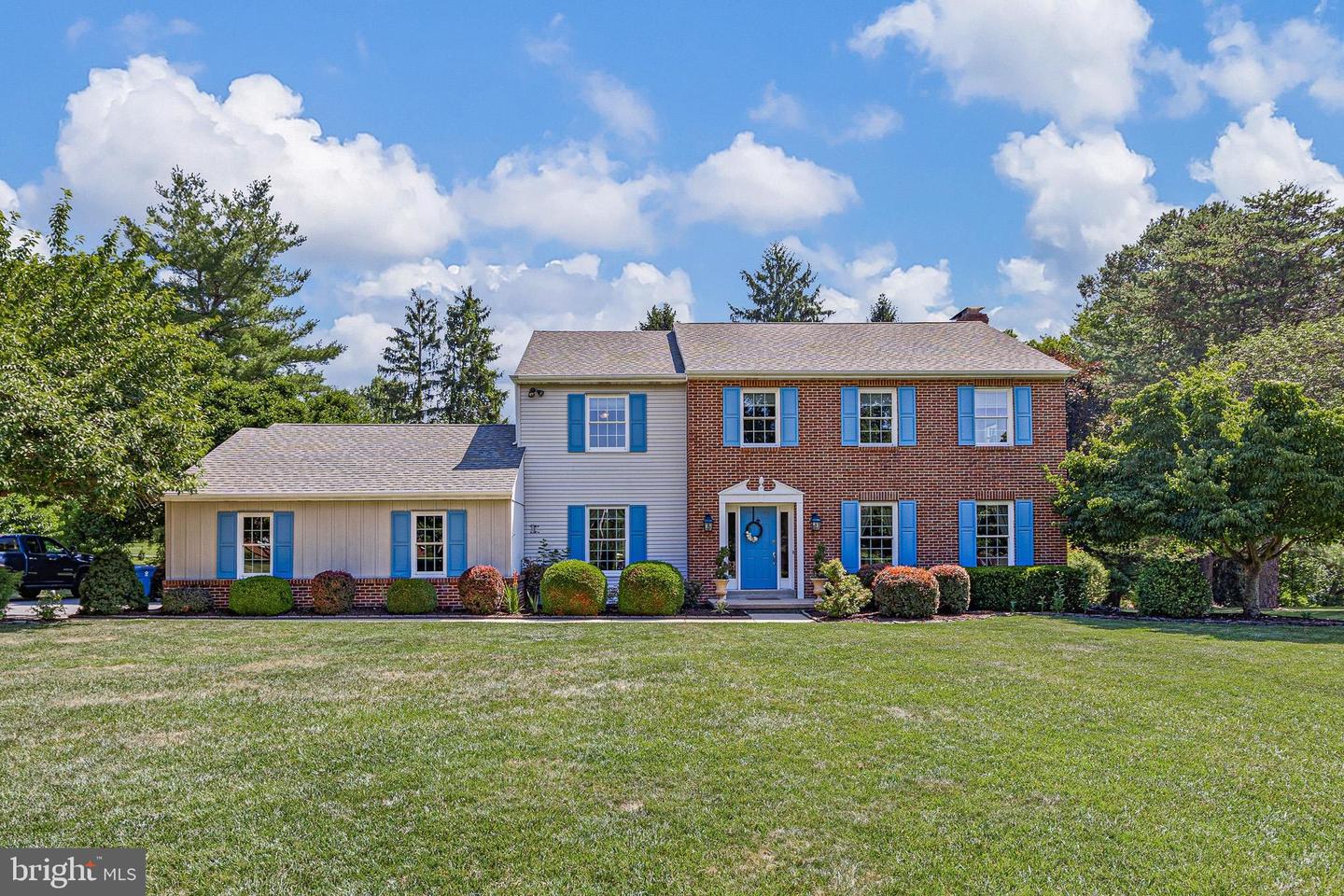 62 Darien Rd Property Photo 1