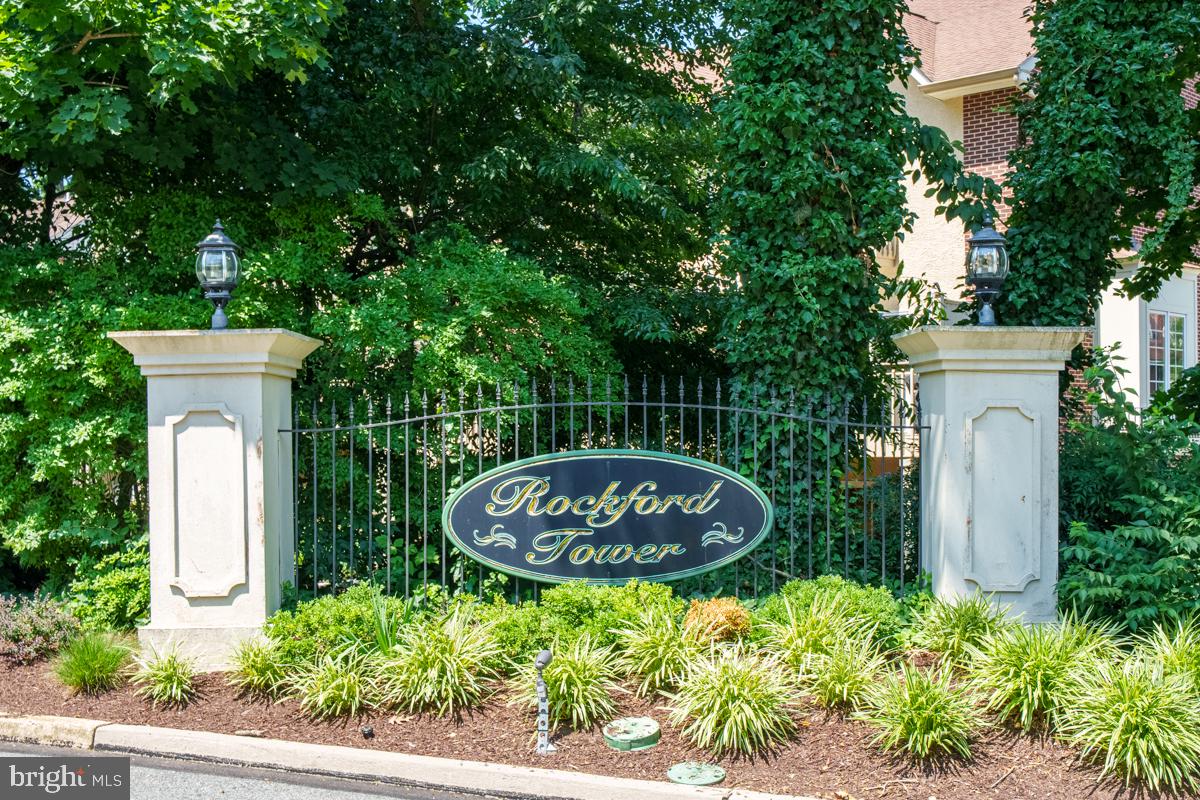 7 ROCKFORD RD #E2 Property Photo 1