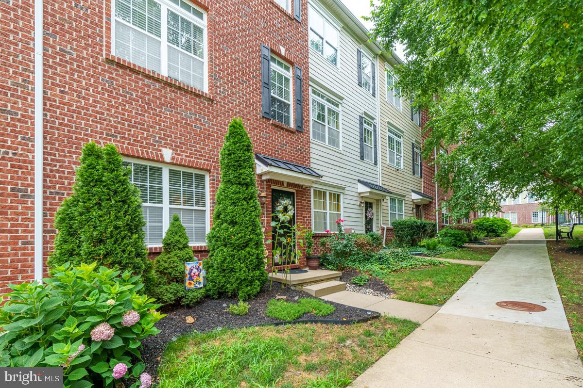 1137 Worth Ln Property Photo 1
