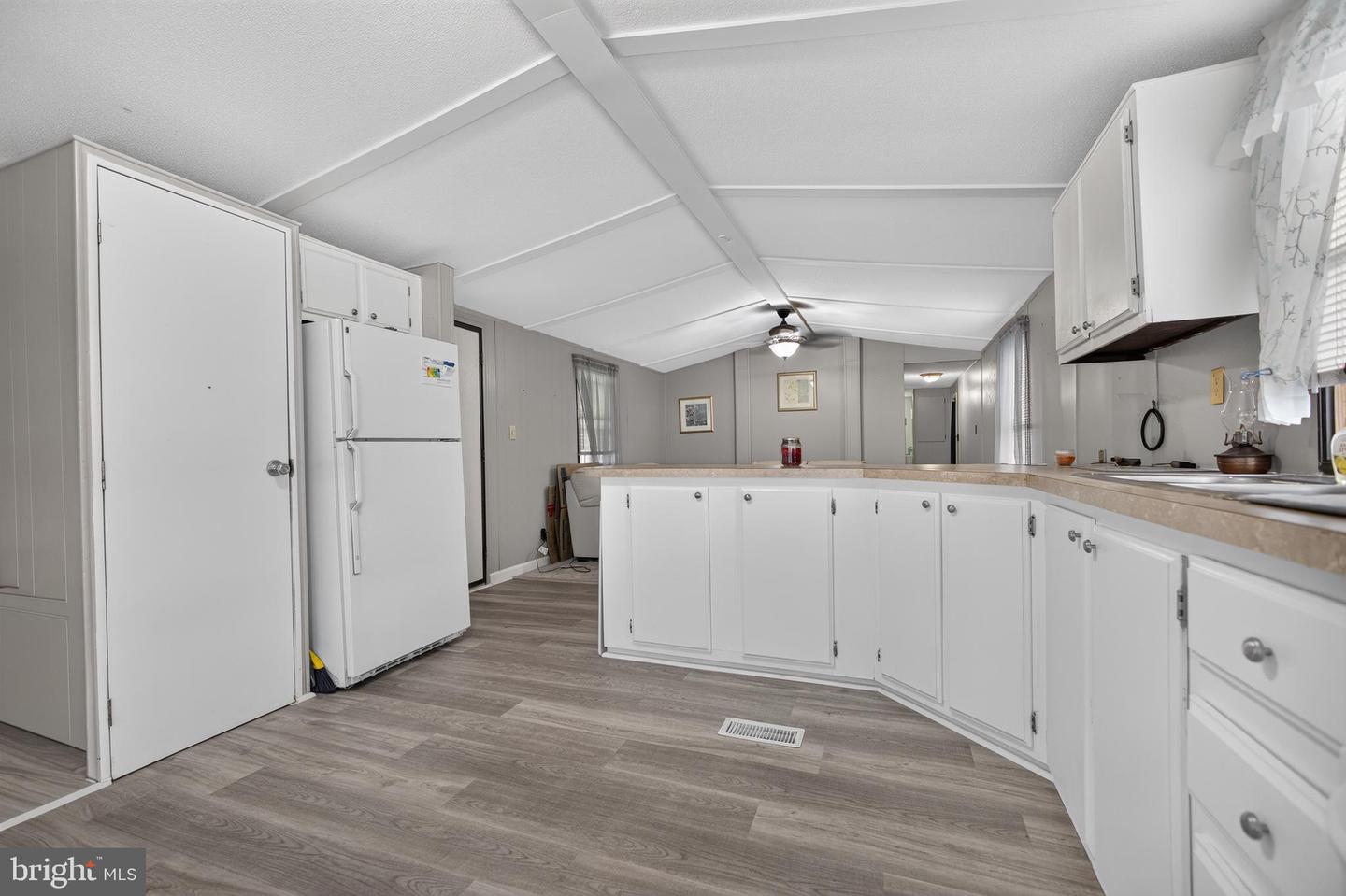 504 Canter Rd Property Photo 3