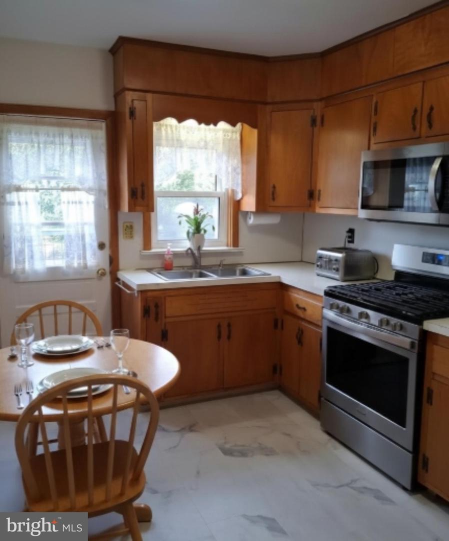 1407 Beech St Property Photo 13
