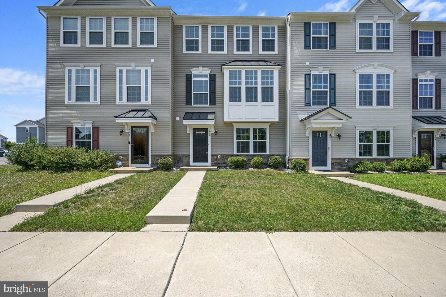 343 S PARKWAY DR