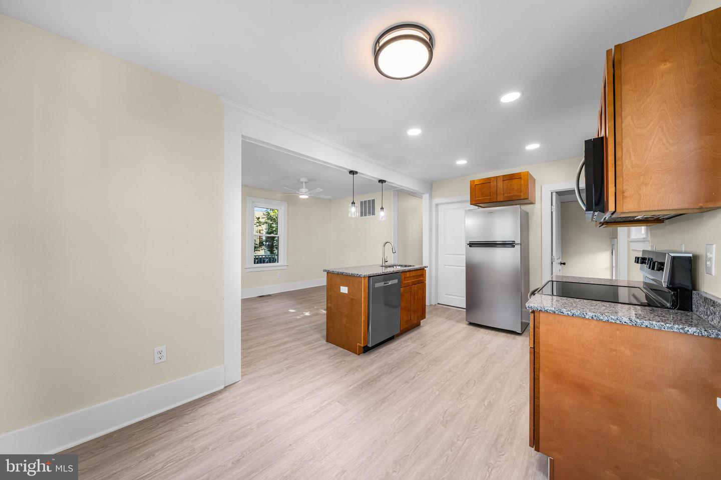12 Norway Ave Property Photo 8