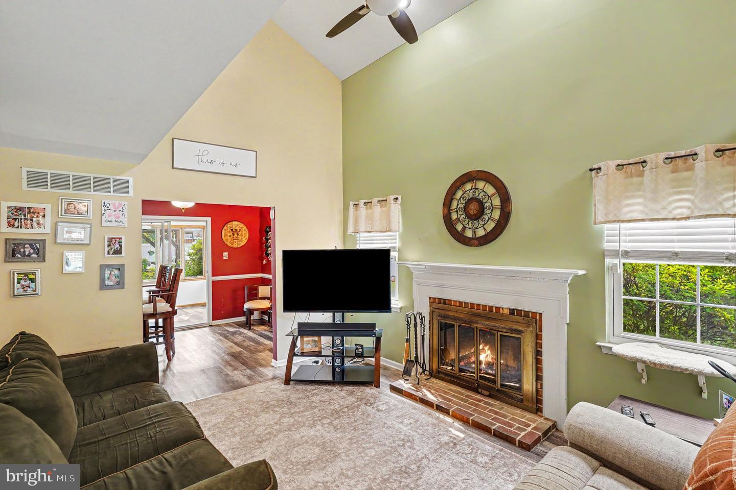 37 Hawthorne Ave Property Photo 4