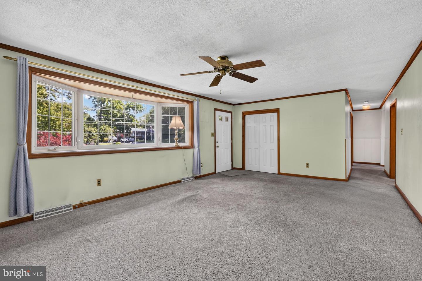 136 Kingston Dr Property Photo 4