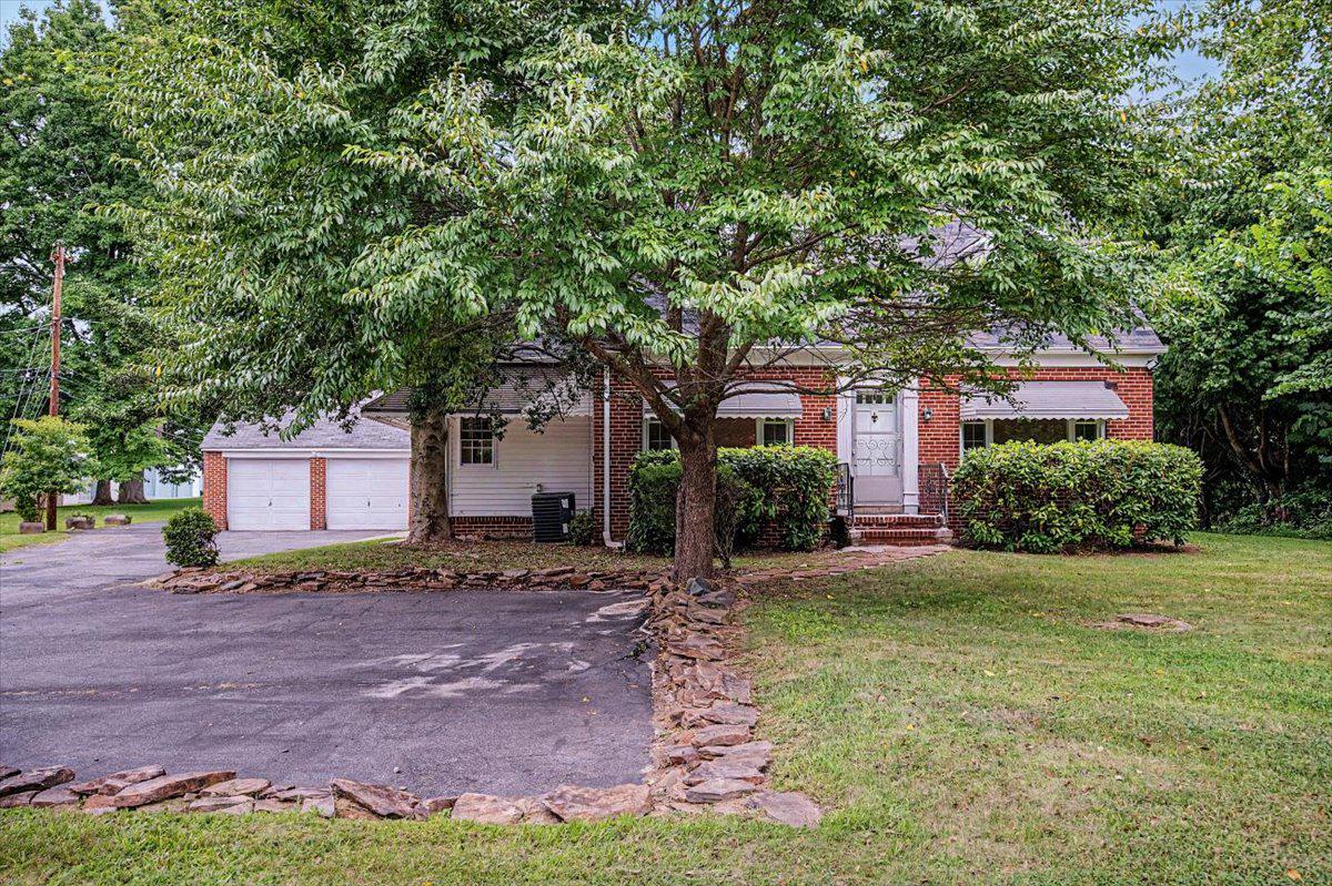 1405 Naamans Rd Property Photo 3