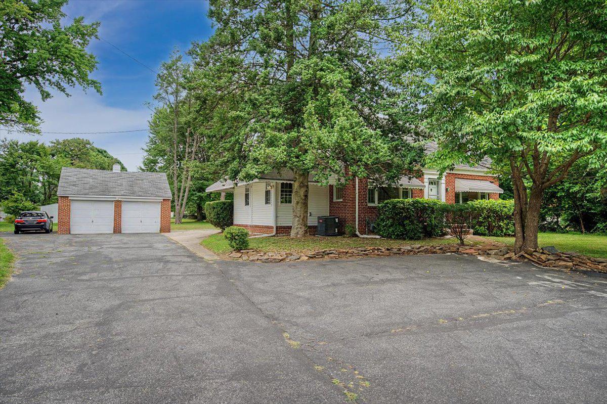 1405 Naamans Rd Property Photo 5