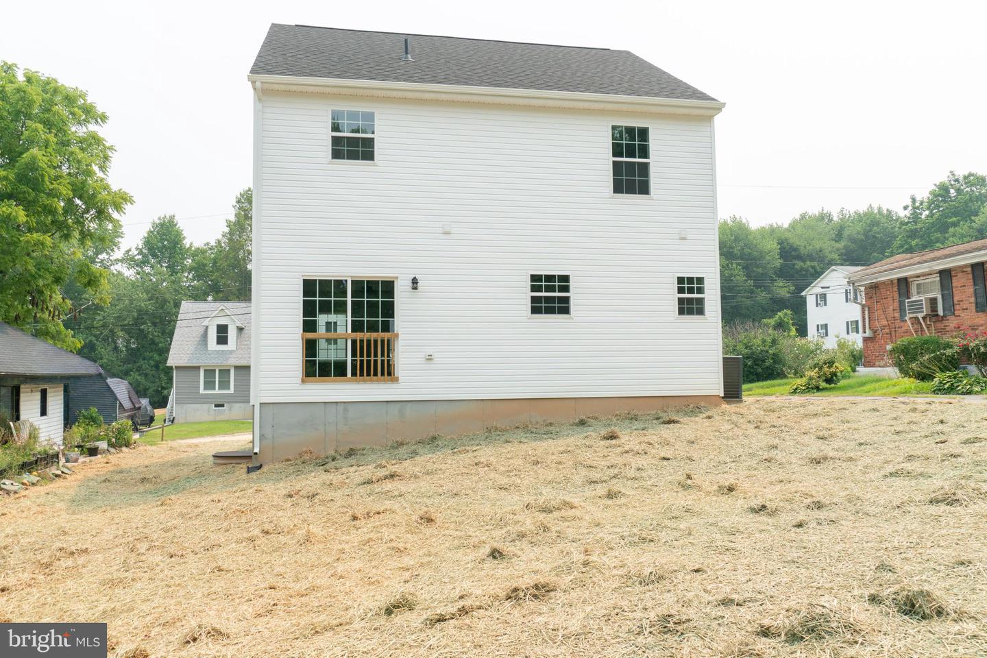 21 Neurys Ln Property Photo 4