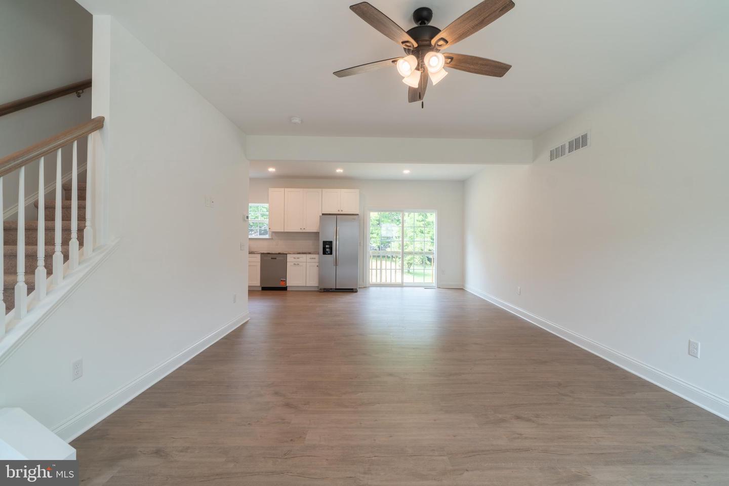 21 Neurys Ln Property Photo 6