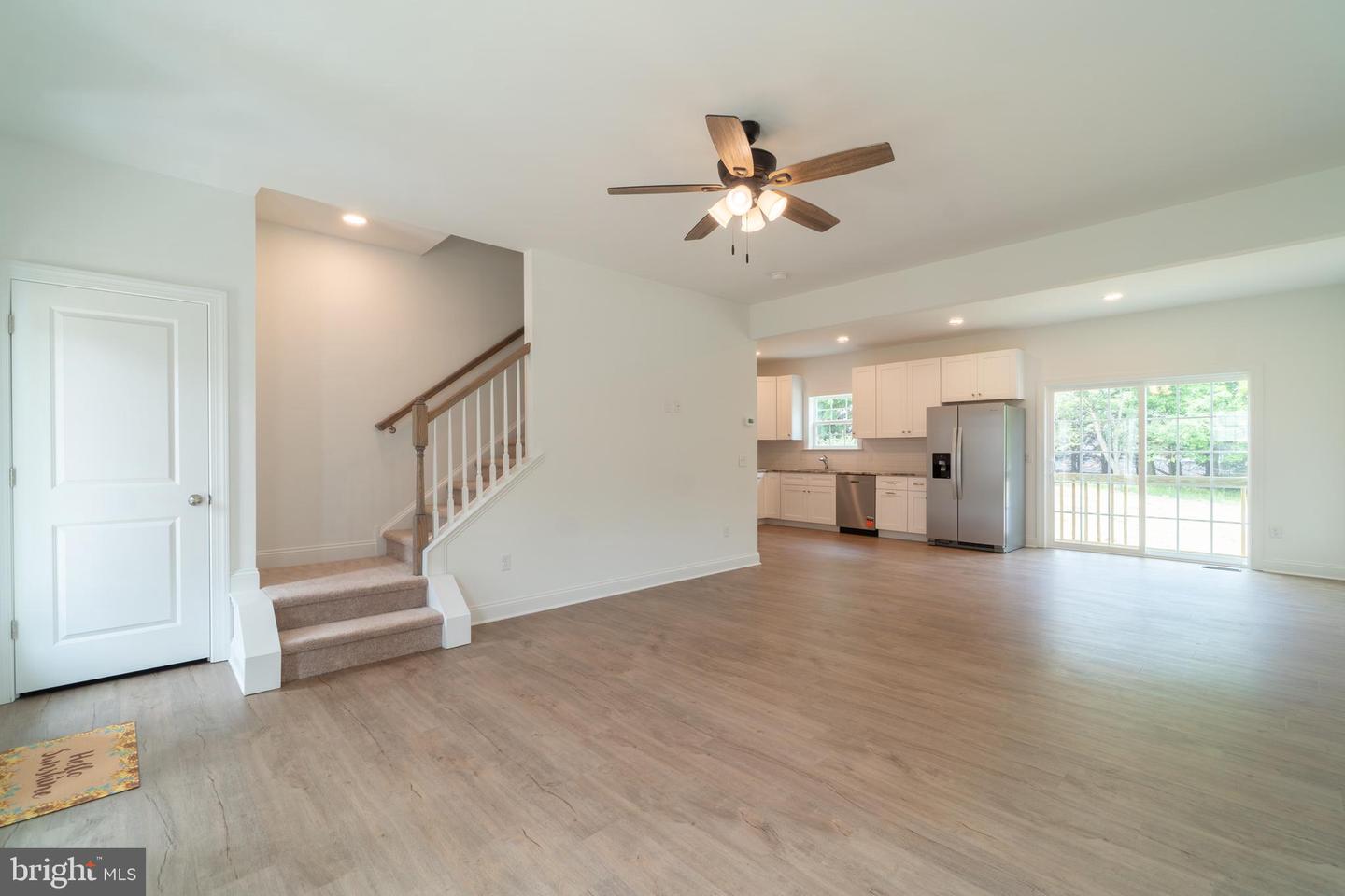 21 Neurys Ln Property Photo 7