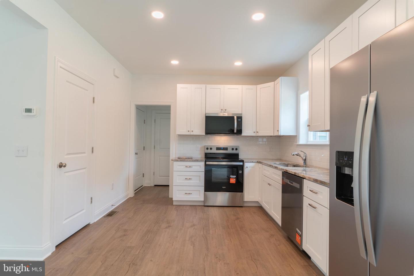 21 Neurys Ln Property Photo 11