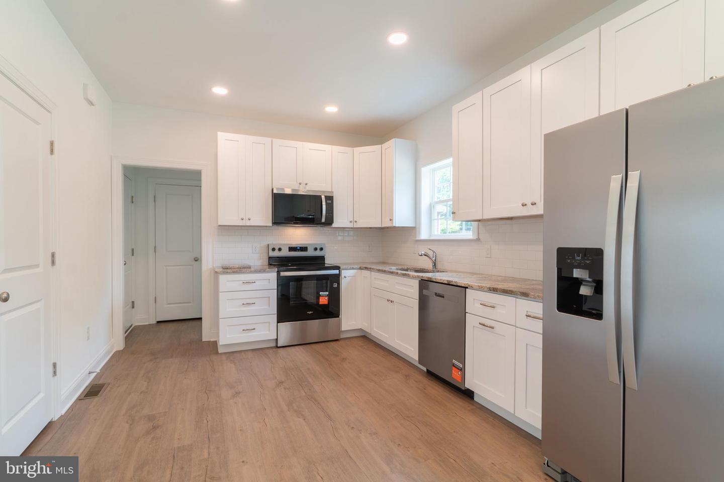 21 Neurys Ln Property Photo 12
