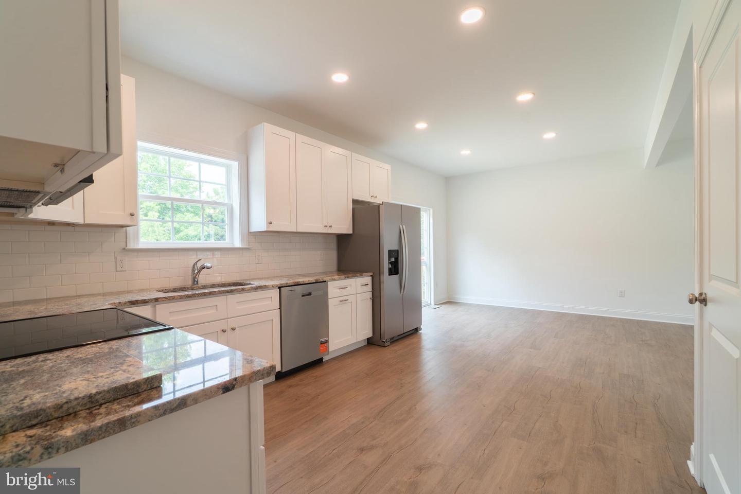 21 Neurys Ln Property Photo 14