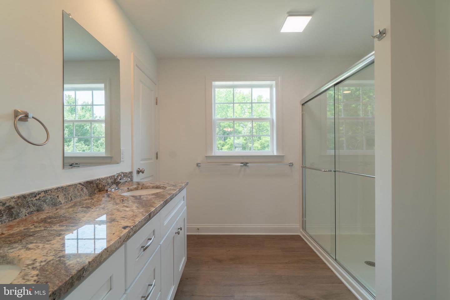 21 Neurys Ln Property Photo 23