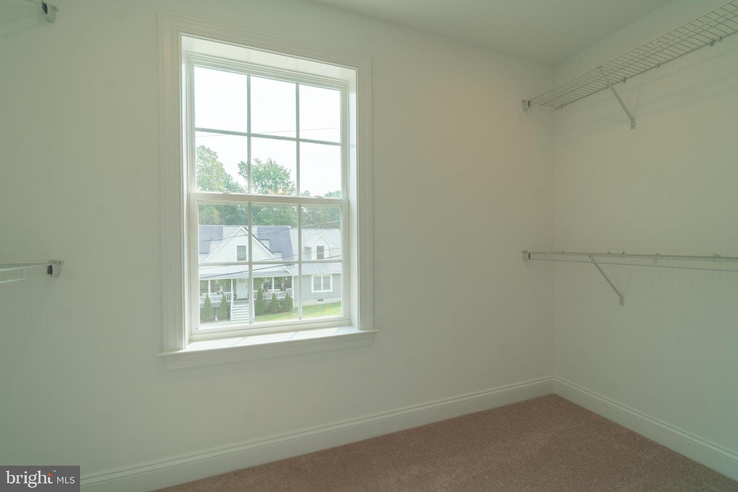 21 Neurys Ln Property Photo 24