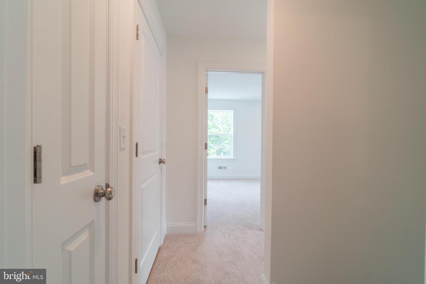 21 Neurys Ln Property Photo 31