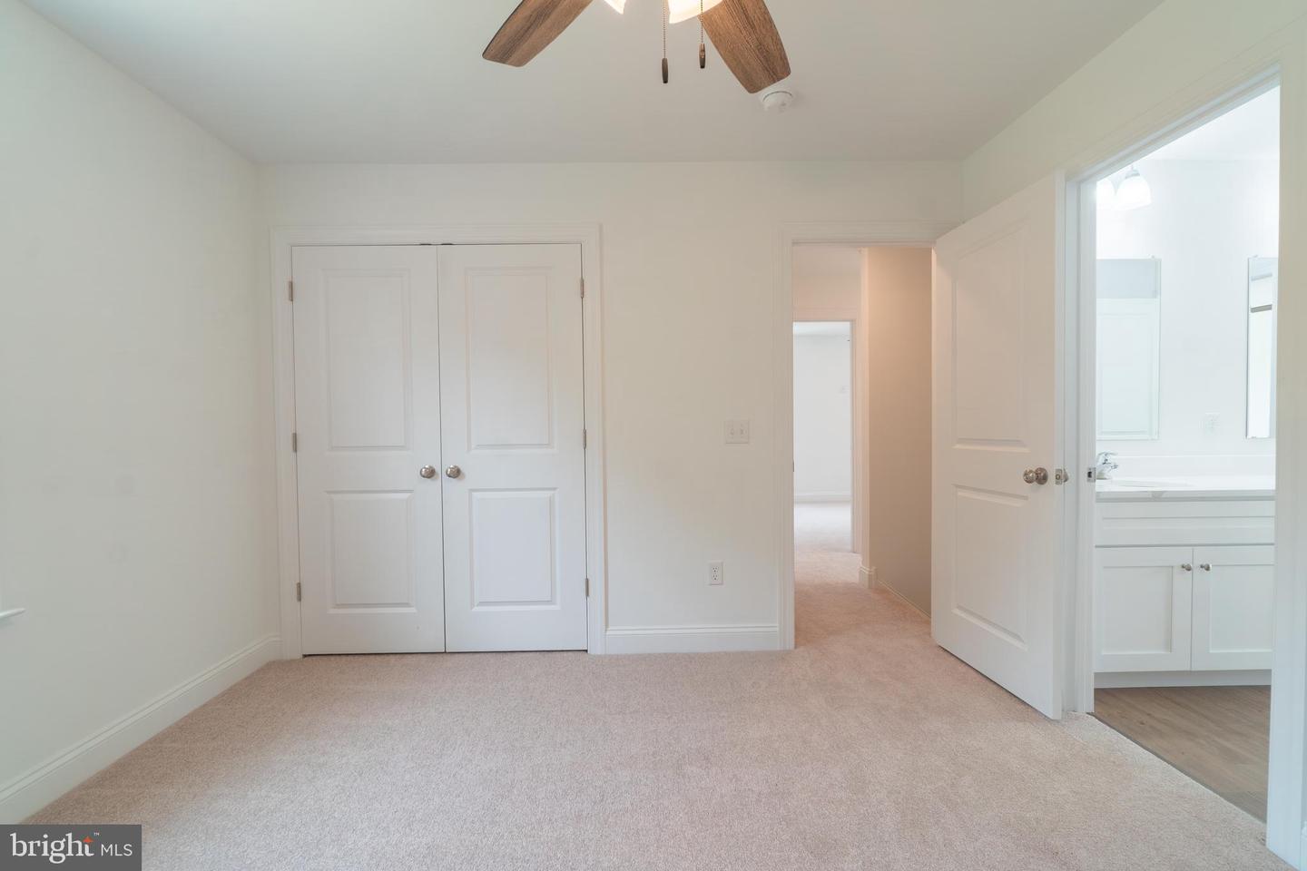 21 Neurys Ln Property Photo 35