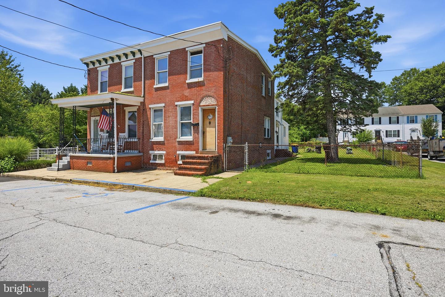 104 10th Property Photo 1
