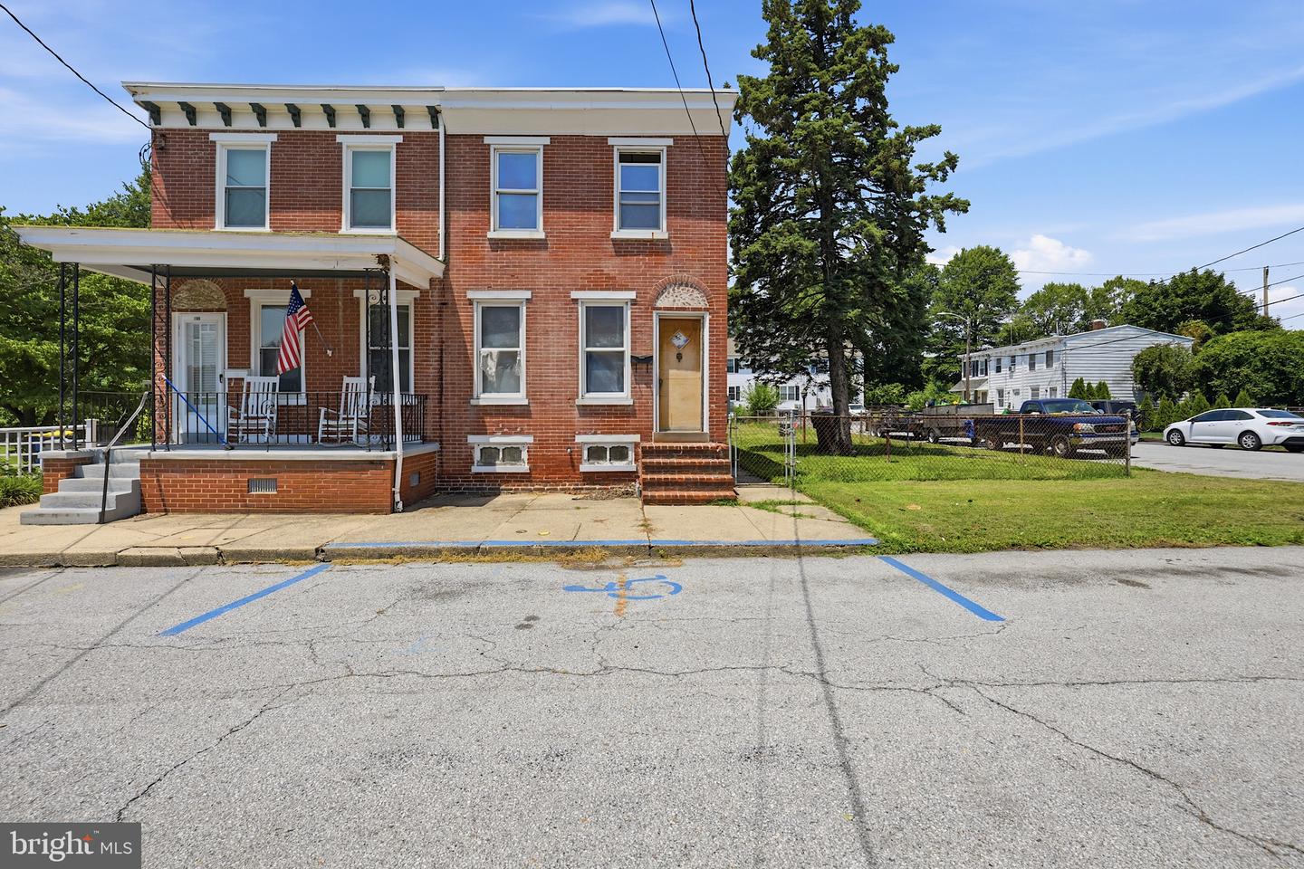 104 10th Property Photo 2