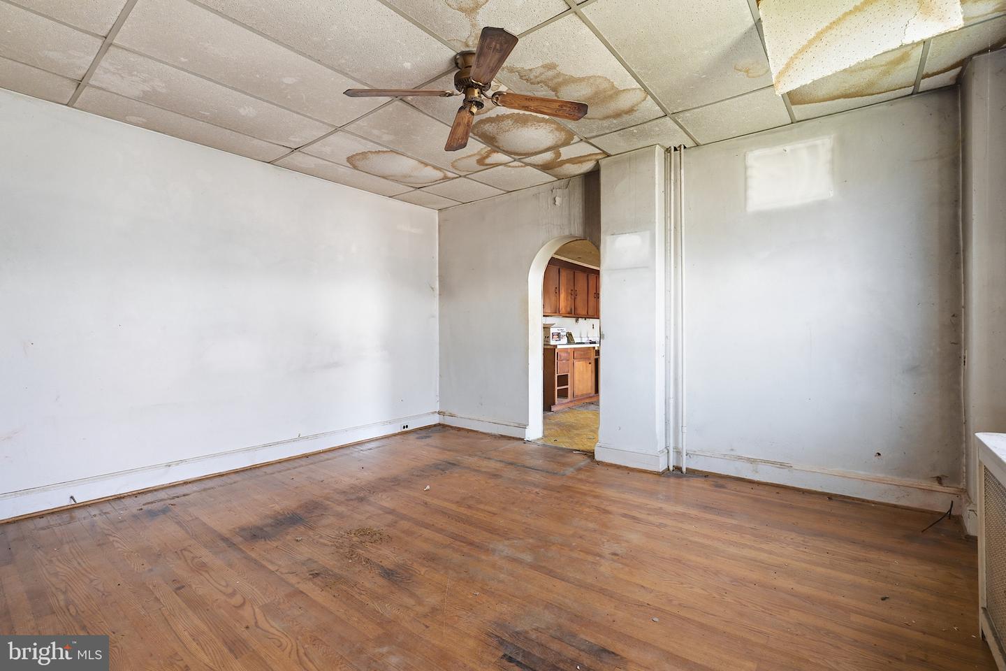 104 10th Property Photo 3