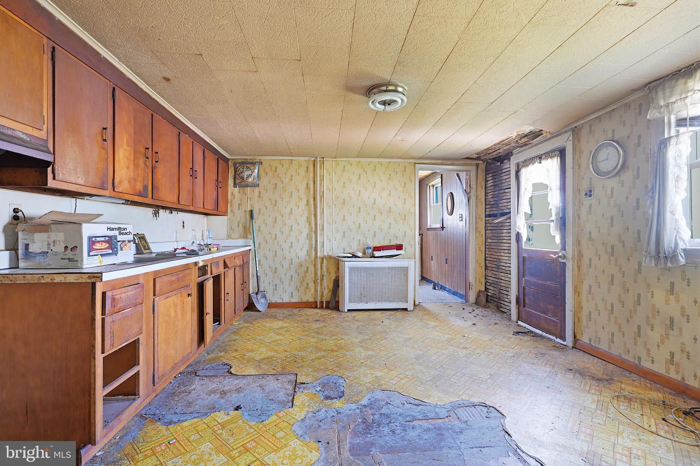 104 10th Property Photo 7