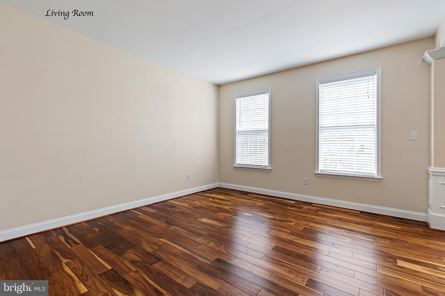 1124 E Founds St Property Photo 3