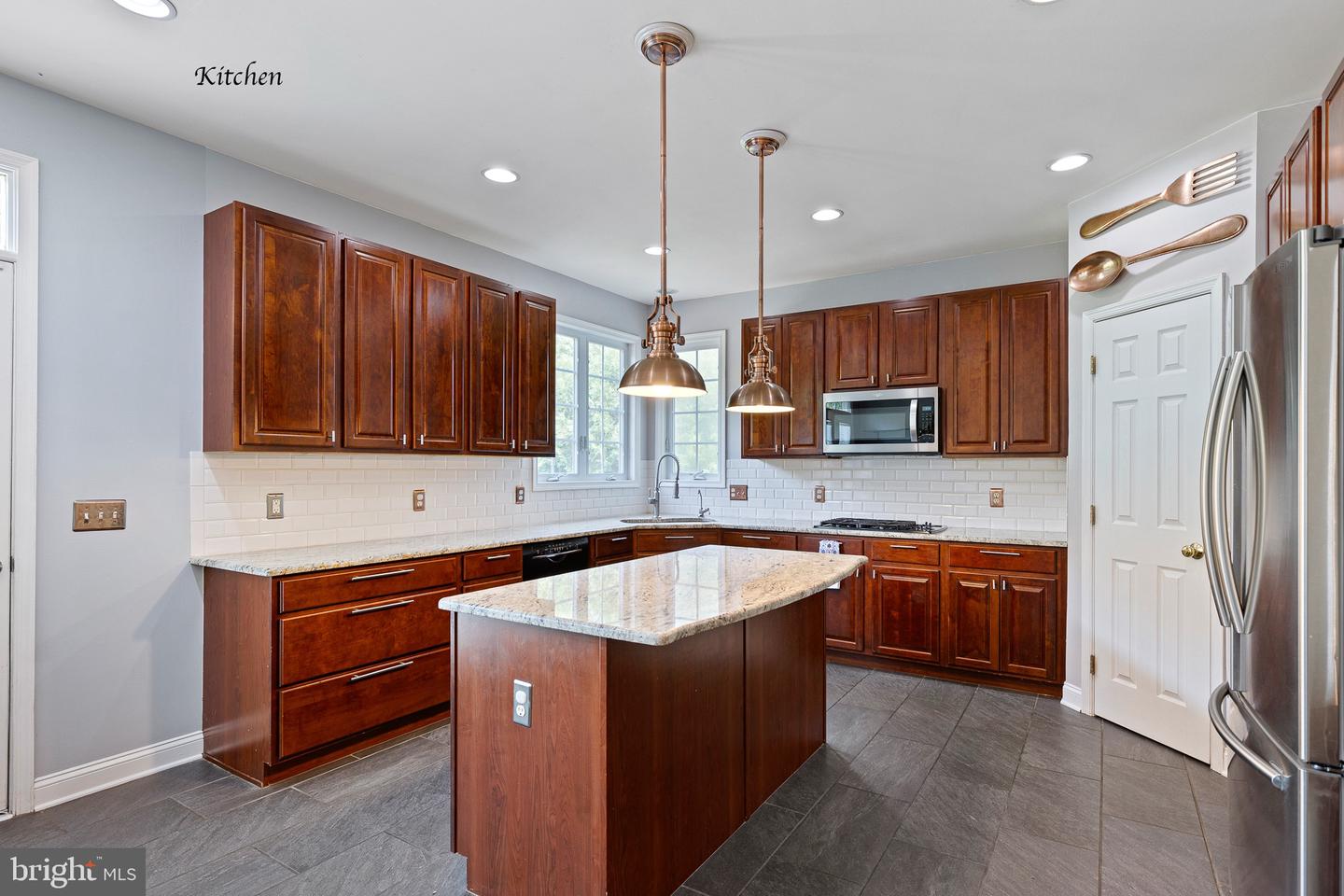 1124 E Founds St Property Photo 10