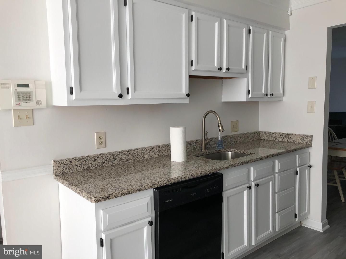 318 Cobble Creek Curv Property Photo 6