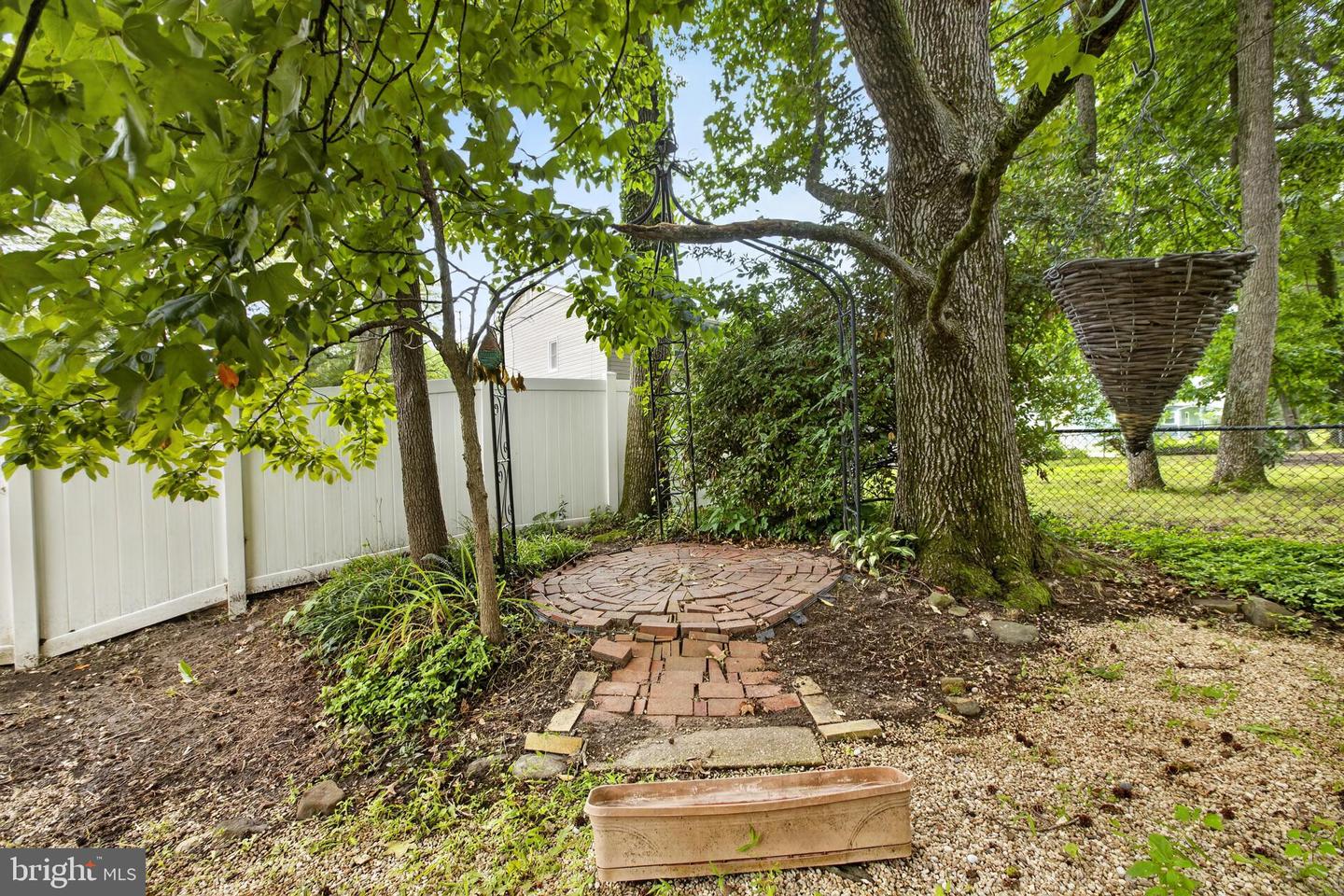 1402 Drake Rd Property Photo 43